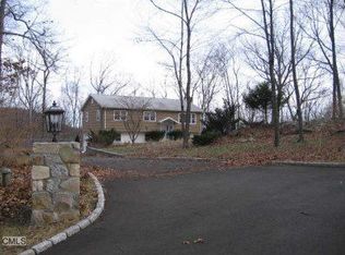 16 Country Ridge Rd, Danbury, CT 06811