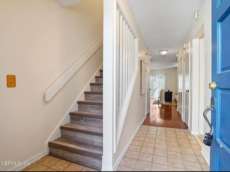 12054 Cobblewood Ln N — Photo 10
