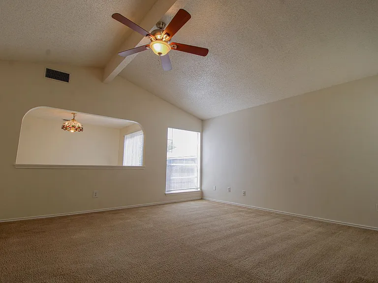 6214 Ridge Glade St — Photo 11
