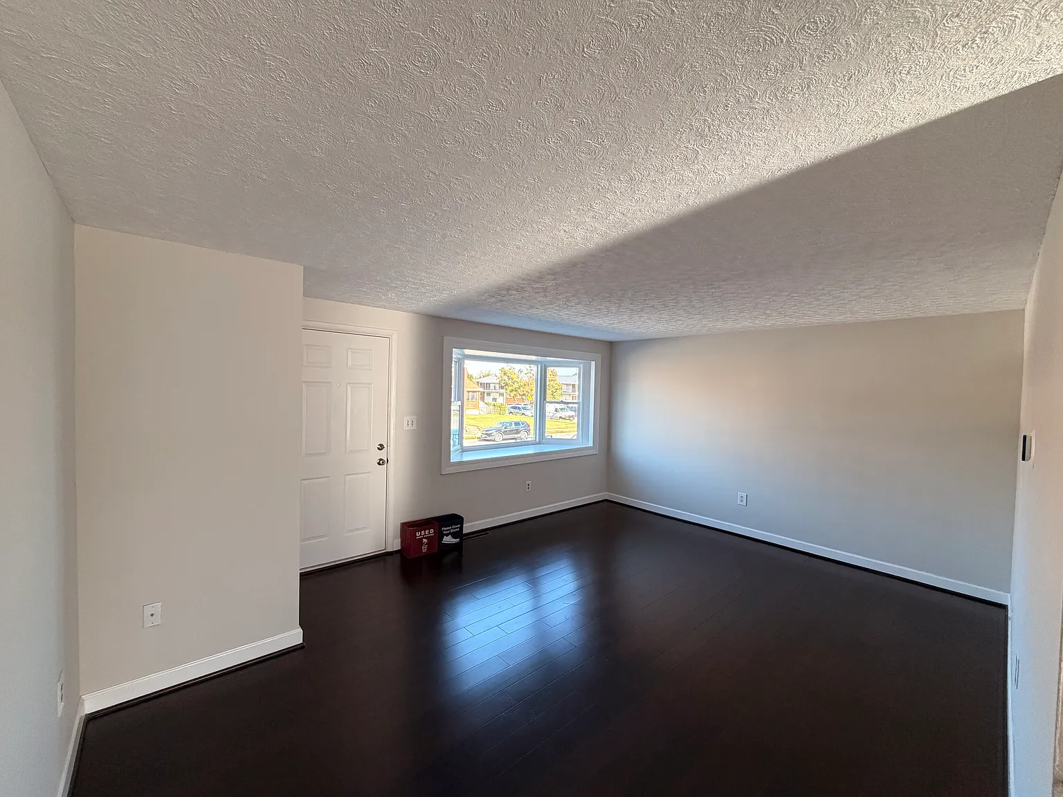 1129 Circle Dr — Photo 2