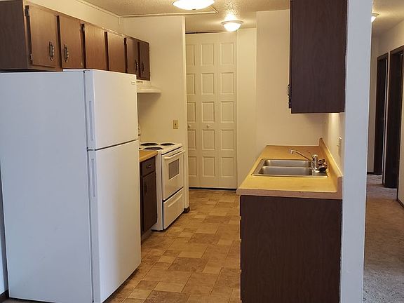 2nd image of 904 13th St NE #23
