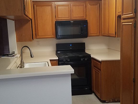 3rd image of 11162 Camarillo St APT 102