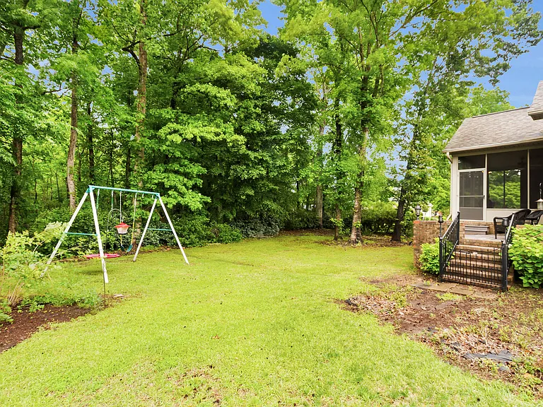106 Brugg Ct — Photo 44
