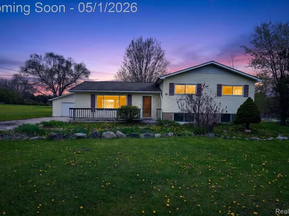 5457 E Frances Rd, Mount Morris, MI 48458