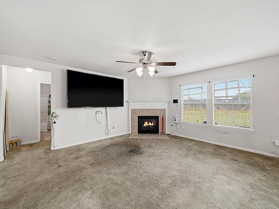 5th image of 1115 Honeysuckle Vine Dr