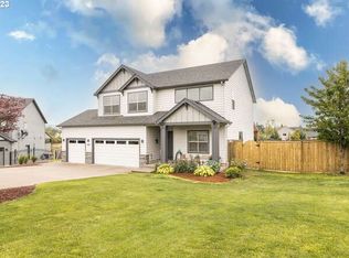 864 E McKinley St, Carlton, OR 97111