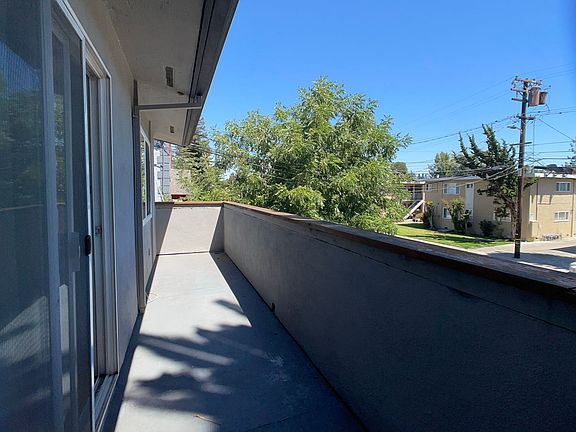 2nd image of 1536 Oxford St #19