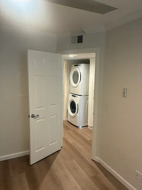 2 bed, 1033 sqft, $2,955 — Photo 4