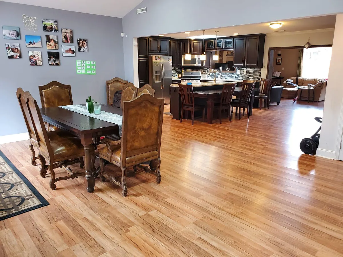 Large open kitchen and dining area, with lots of light - 5073 Tilly Mill Rd