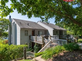 230 Oak St APT 13, South Haven, MI 49090
