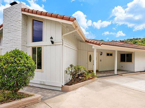 4th image of 2645 Daisy Ln