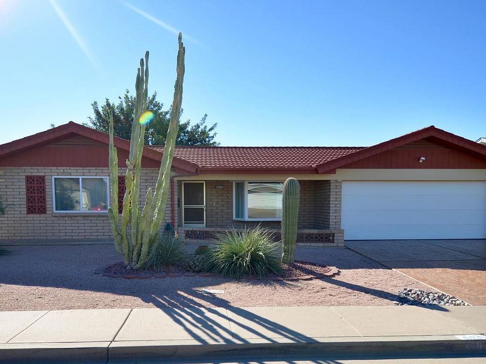 1st image of 4431 E Catalina Ave