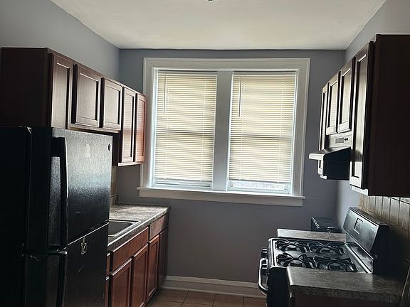 5th image of 7705 S Laflin St #7711-2A