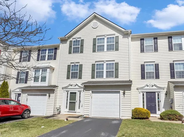 24 Bayberry Ln, Pottstown, PA 19465
