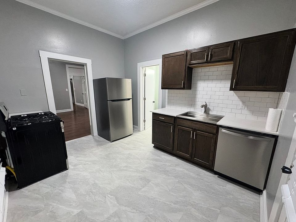 2nd image of 626 N 6th St APT C