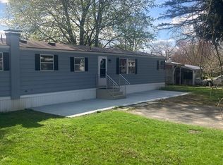 20 Riverview Cir, Brimfield, MA 01010
