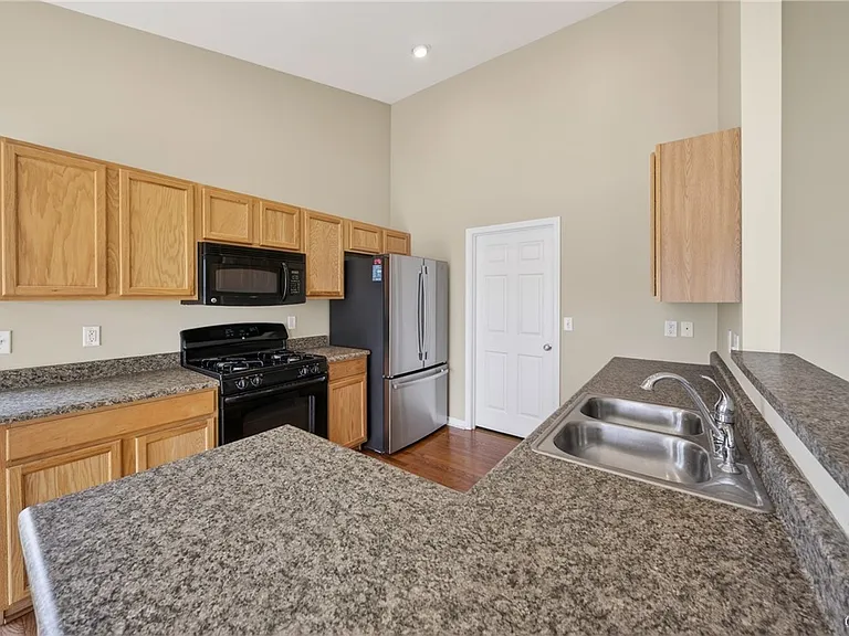 5472 Alfreton Dr — Photo 14
