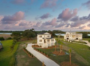 7847 Pelican Bay Rd, Awendaw, SC 29429