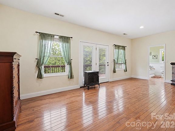 5th image of 409 Tall Timbers Ln