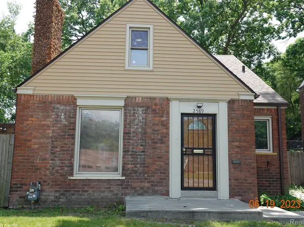 2589 W Eight Mile Rd, Highland Park, MI 48203