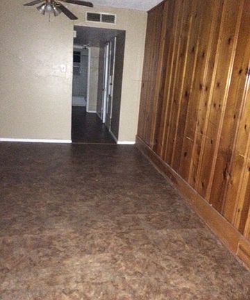 2nd image of 309 La Manda Blvd
