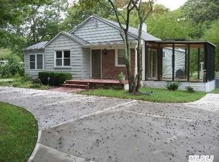 39 Merrick Rd, Shirley, NY 11967