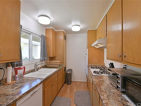 5th image of 2225 Camilar Dr