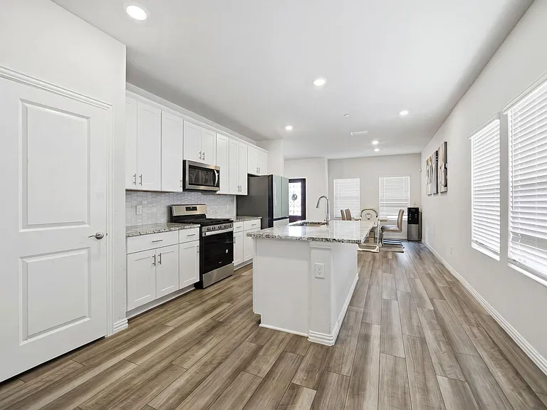 224 Monarch Way — Photo 8