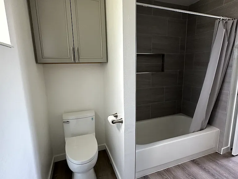381 E 200 N #381 — Photo 11