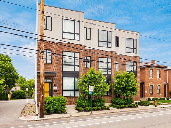 4th image of 909 N 4th St