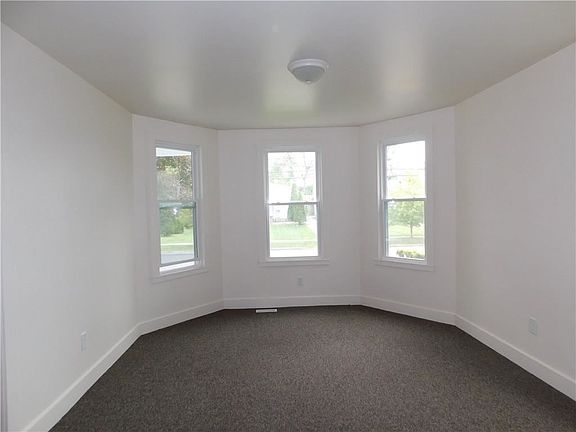 5th image of 61 Bristol St