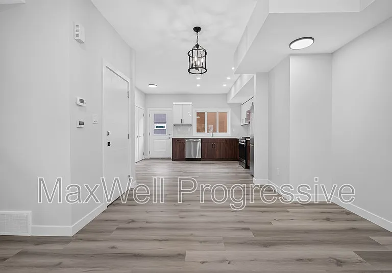 10821 112th St NW #1 — Photo 5