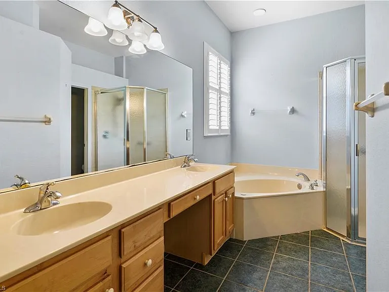 6522 Waverly Green Way — Photo 12