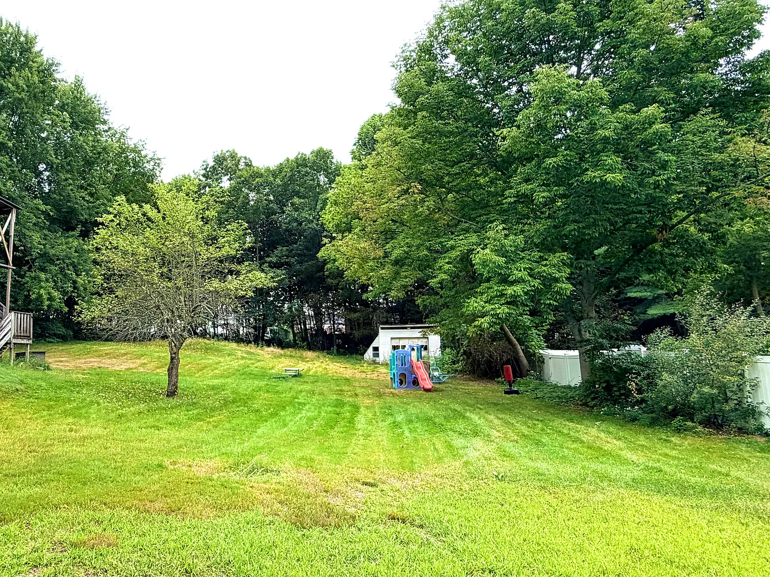 3 bed, 1200 sqft, $1,950 — Photo 2