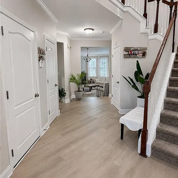 1325 Little Hampton Dr — Photo 2