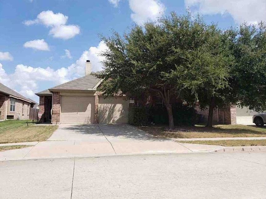 1st image of 2925 Milby Oaks Dr