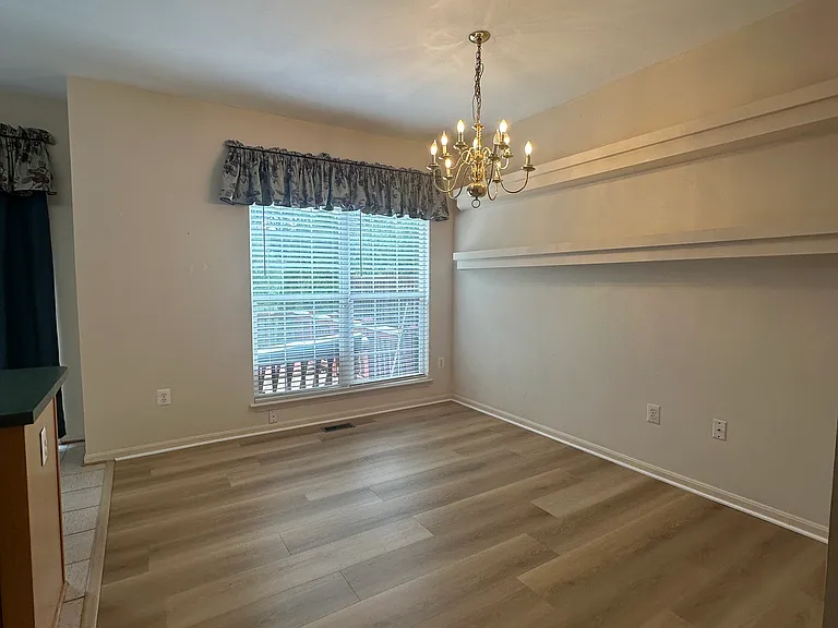 8359 Regal Oak Ct — Photo 19