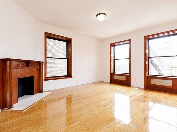 2nd image of 66 W 77th St APT 33