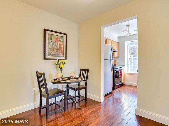 Cute Dining Area with Room to Spare