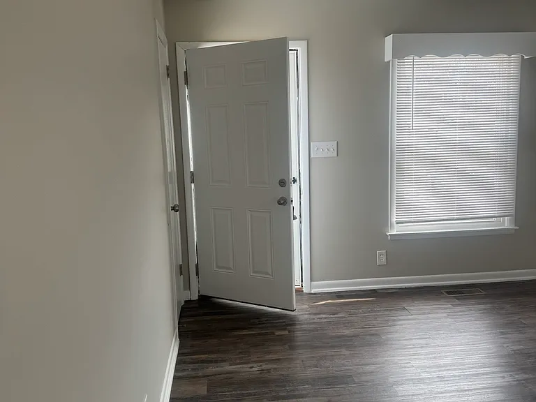 671 Shelton Ct — Photo 1