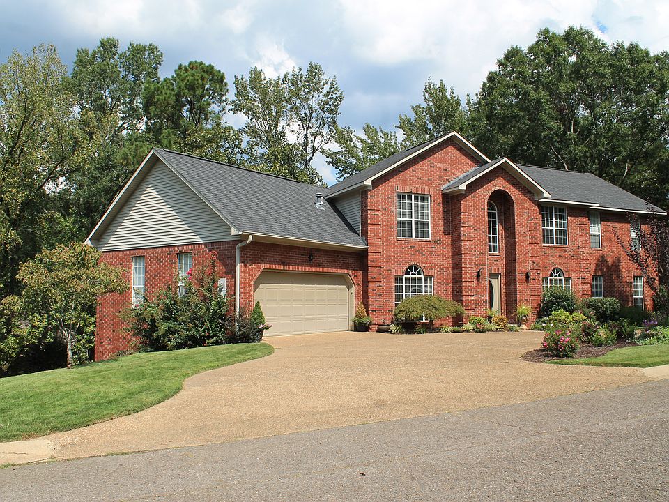 1st image of 105 Ravenwood Pl