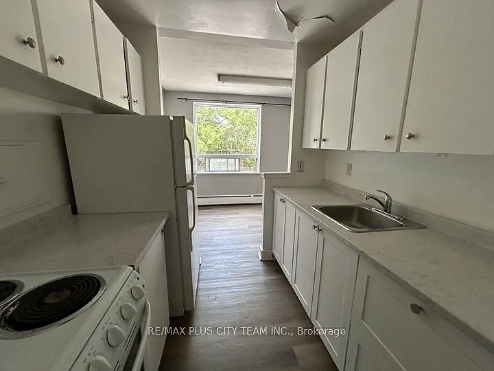 316 Saguenay Ave #6 — Photo 5