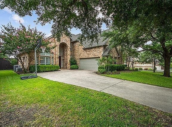 2nd image of 2209 Fleming Dr