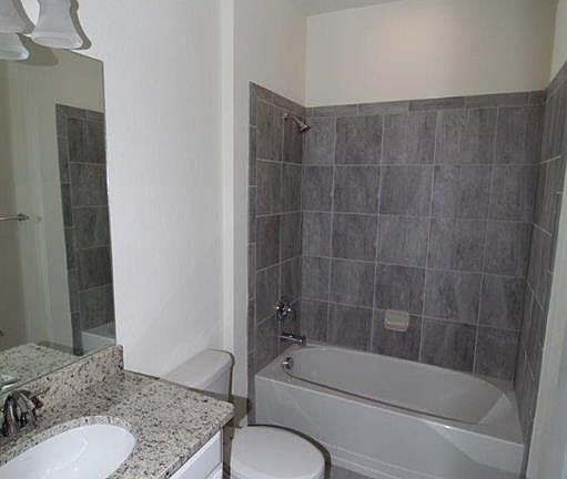 5th image of 10390 Prato Dr
