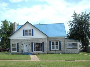 1009 E Bond St, Monett, MO 65708