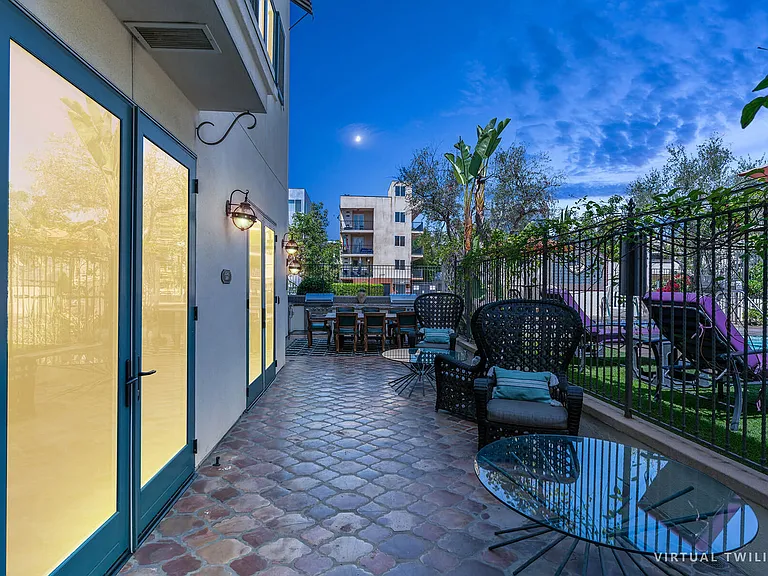 Candara at Hancock Park Apartments — Photo 25