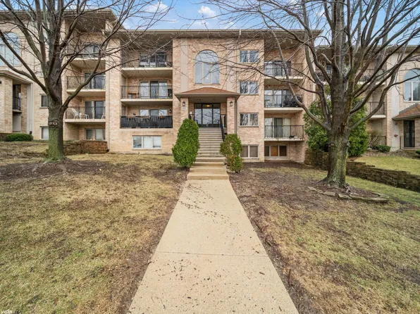 4407 Pershing Ave Unit 2S, Downers Grove, IL 60515