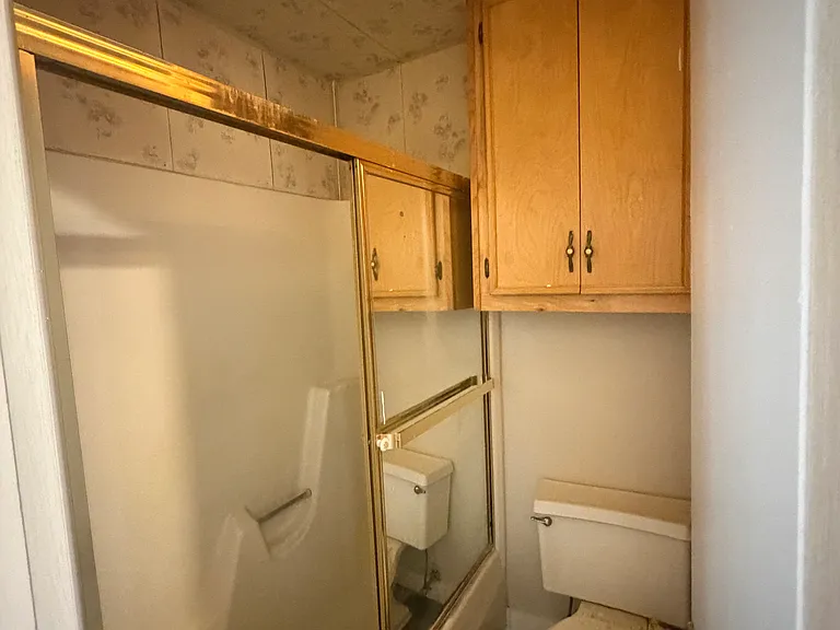 1605 Kern Dr — Photo 7