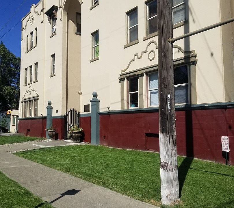2nd image of 155 S Oak St APT C5