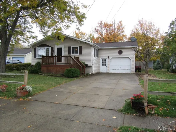 5072 Clarice Dr, Hamburg, NY 14075